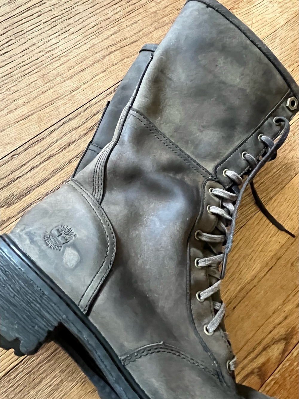 Leaving soon AS IS Timberland women’s 8.5 combat style boots AS IS - Picture 15 of 16